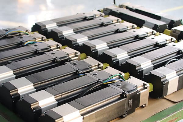 Qu'est-ce qu'un servomoteur DC sans balais?