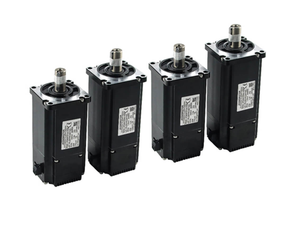 integr&eacute;iert Servomotor mat Brems