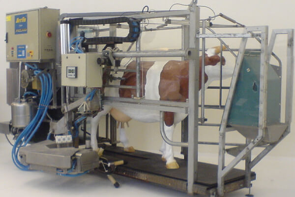 How To Choose Integrated Servo Motor for Robotic Milking Systems?