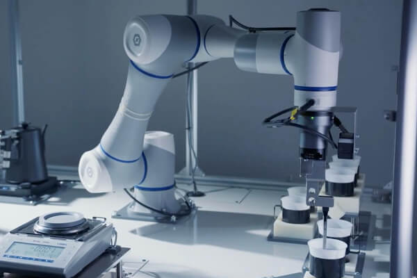 Integrated Servo Motors for Collaborative Robots: A Comprehensive Industry Guide